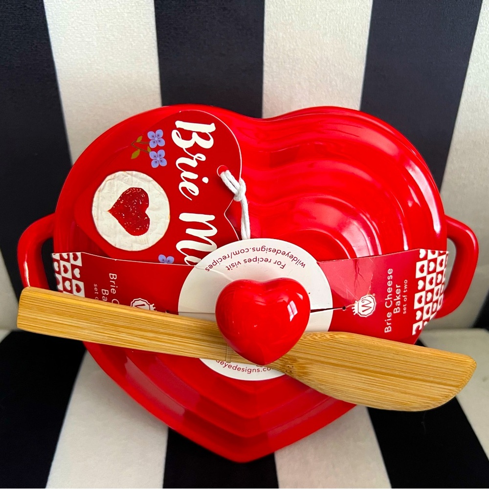 Wild Eye Designs Valentine Heart Brie Cheese Baker Set, NEW ♥️